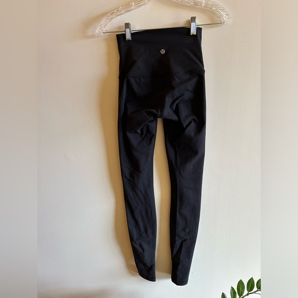 Lululemon Wunder Under- Black Size 2, 28” - Picture 4 of 5